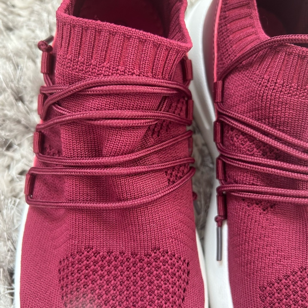 ✨H&M Burgundy Knit Slip-On Sneakers with White Sole - Picture 3 of 7